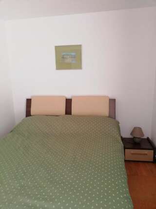 Виллы Zamora Green House Буштени Номер с кроватью размера «king-size» и видом на горы-2