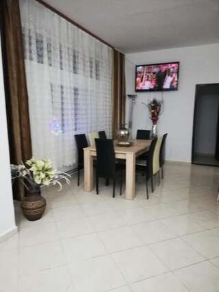 Виллы Zamora Green House Буштени-1